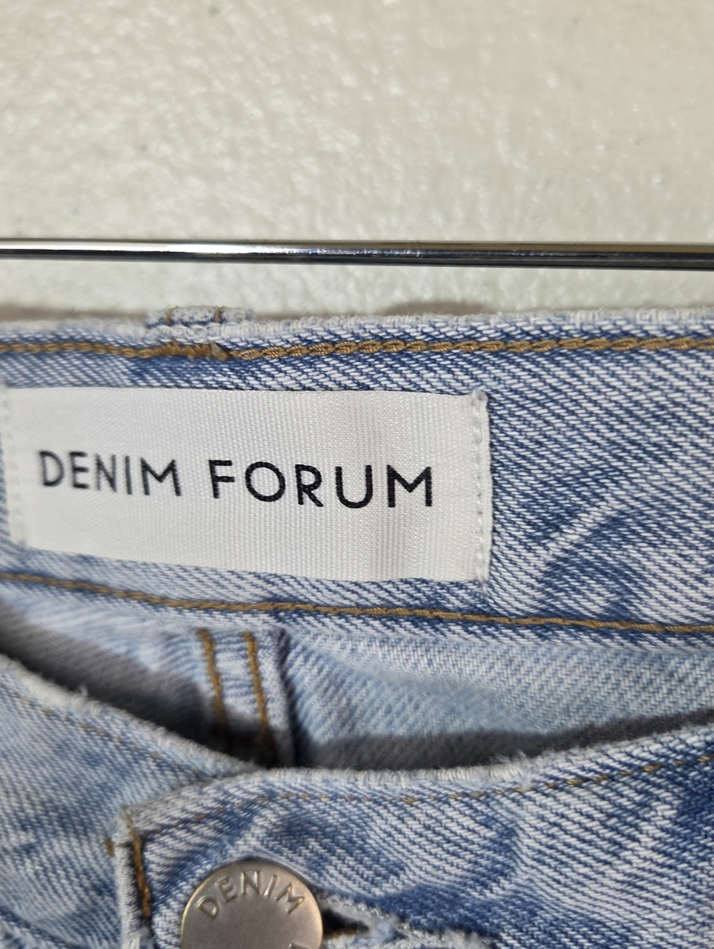 Denim Forum The 90s Joni Lo-Rise Loose Jeans Womens 24 Light Wash Button Fly Raw - Picture 11 of 13